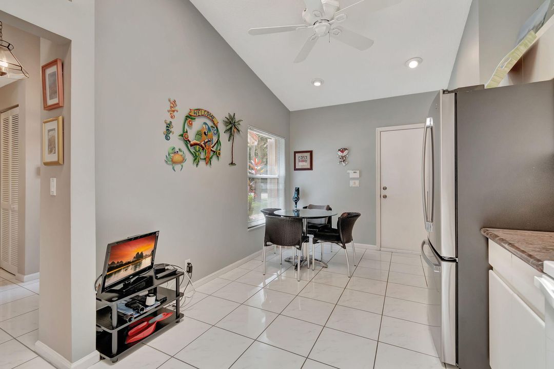 Active With Contract: $399,900 (3 beds, 2 baths, 1722 Square Feet)