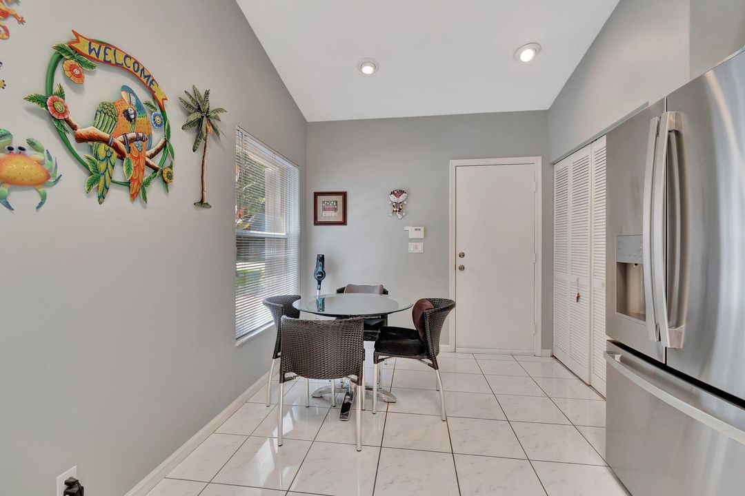 Active With Contract: $399,900 (3 beds, 2 baths, 1722 Square Feet)