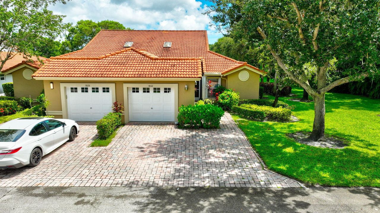 Active With Contract: $399,900 (3 beds, 2 baths, 1722 Square Feet)