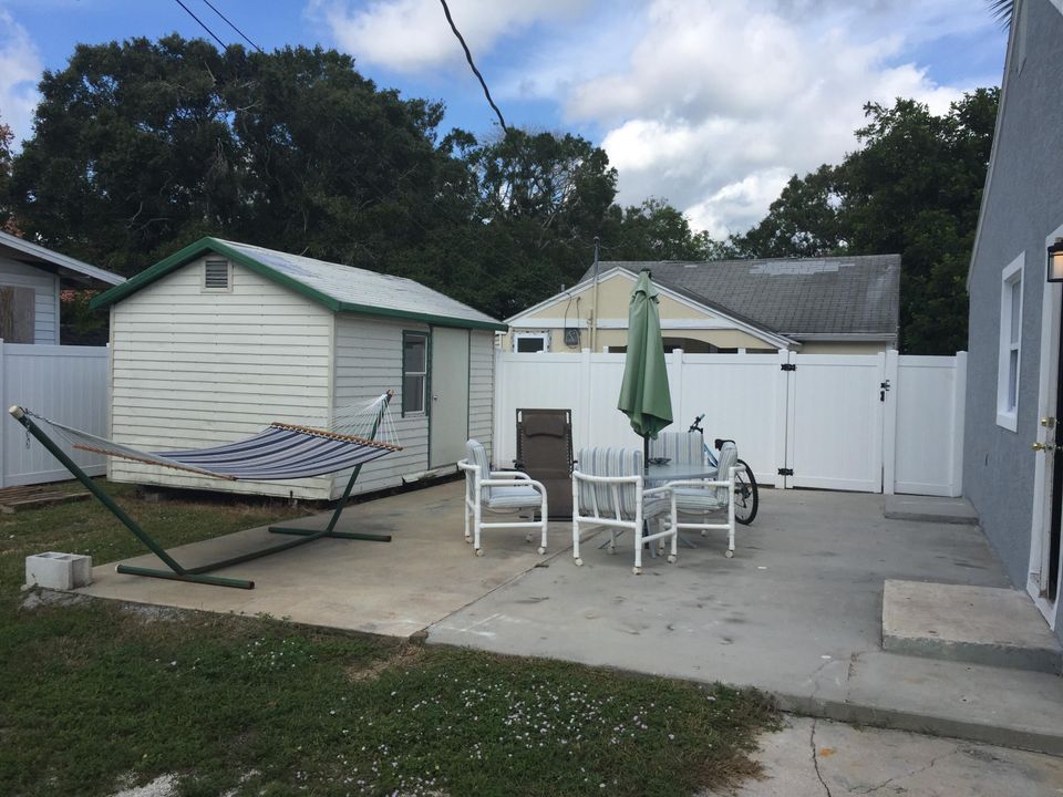 For Rent: $2,500 (3 beds, 2 baths, 2284 Square Feet)