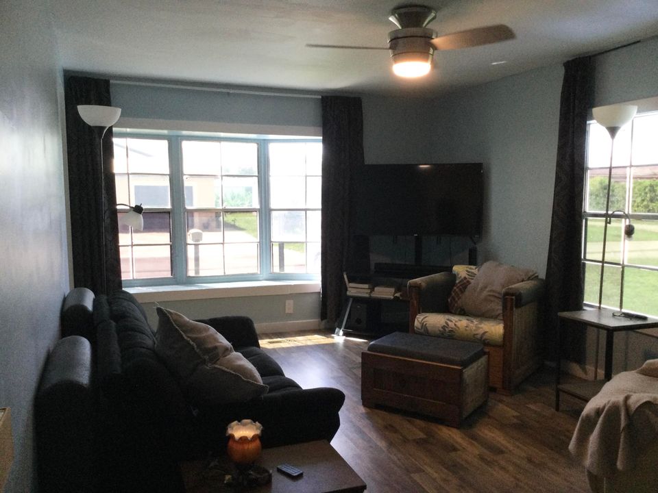 For Sale: $49,900 (2 beds, 2 baths, 1200 Square Feet)