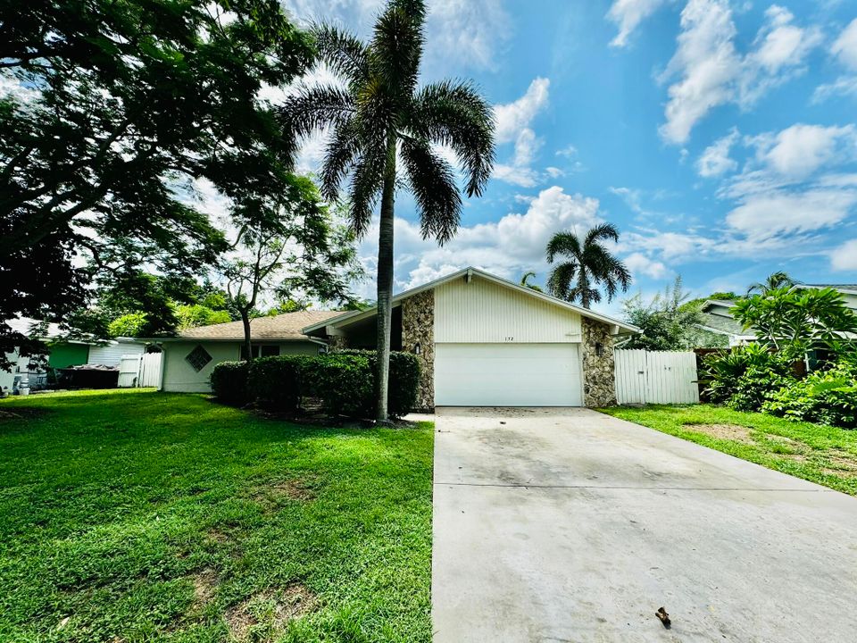 For Sale: $639,000 (3 beds, 2 baths, 1931 Square Feet)