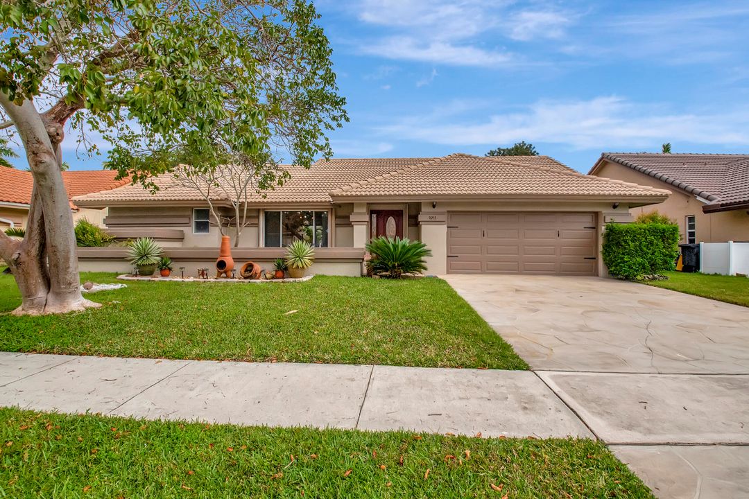 Active With Contract: $4,500 (4 beds, 2 baths, 2177 Square Feet)