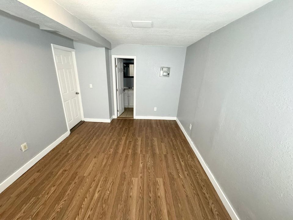 For Rent: $1,500 (1 beds, 1 baths, 1000 Square Feet)