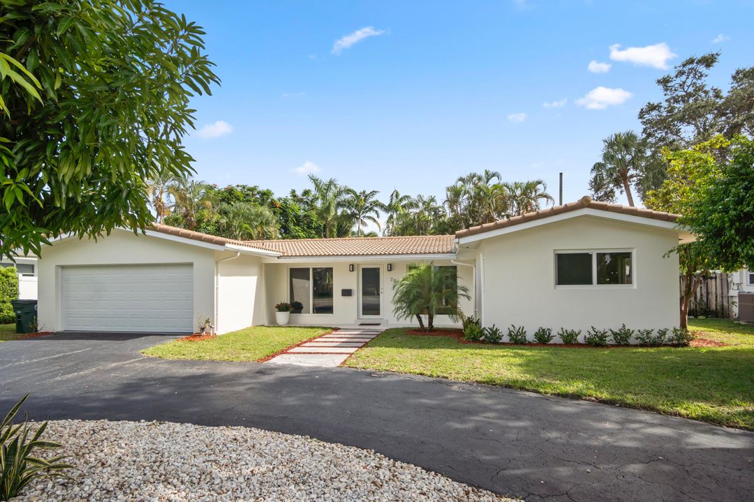 For Sale: $925,000 (3 beds, 2 baths, 1509 Square Feet)