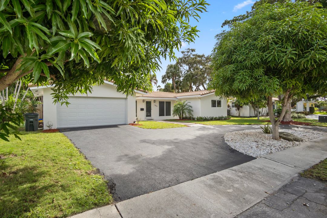 For Sale: $925,000 (3 beds, 2 baths, 1509 Square Feet)