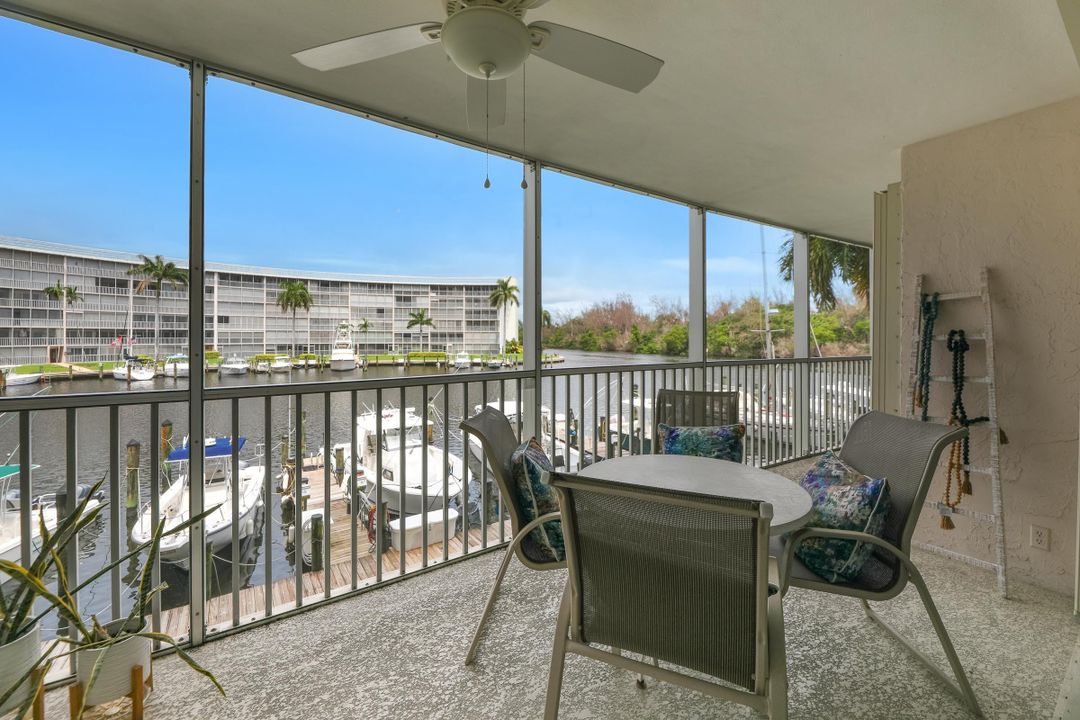 Active With Contract: $4,000 (2 beds, 2 baths, 1228 Square Feet)