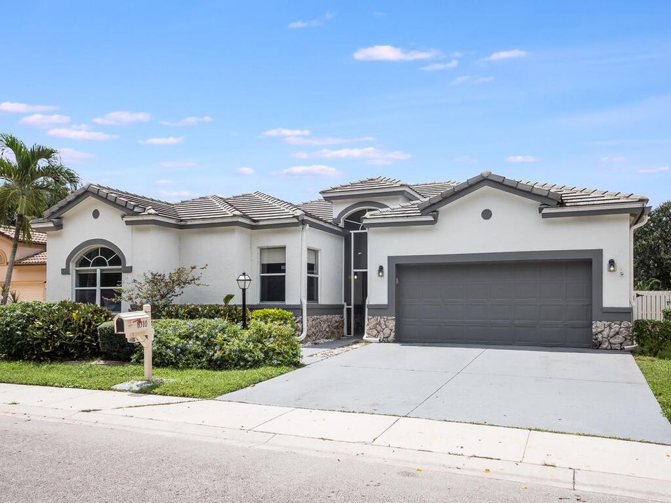 For Sale: $490,000 (3 beds, 2 baths, 1916 Square Feet)