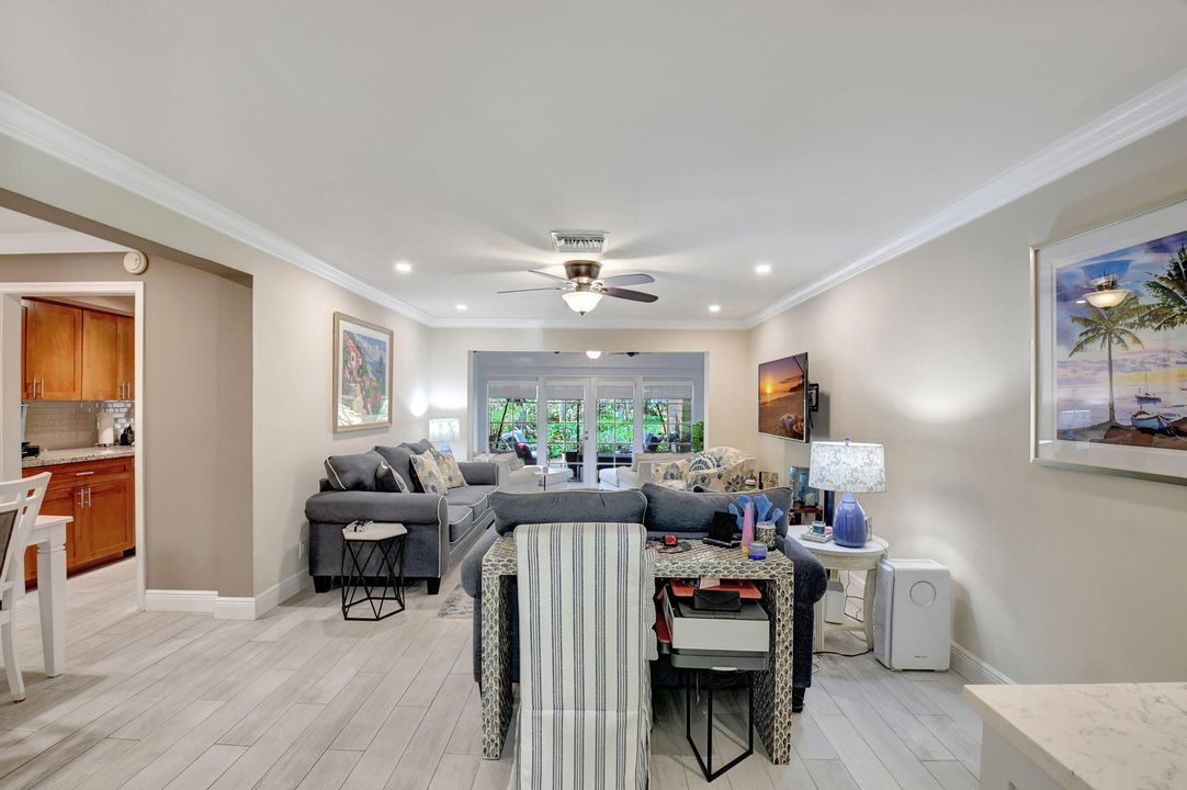 Active With Contract: $1,050,000 (2 beds, 2 baths, 1385 Square Feet)