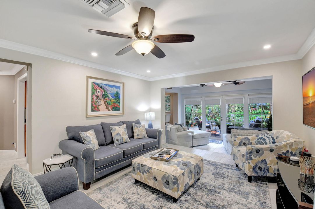 Active With Contract: $1,050,000 (2 beds, 2 baths, 1385 Square Feet)