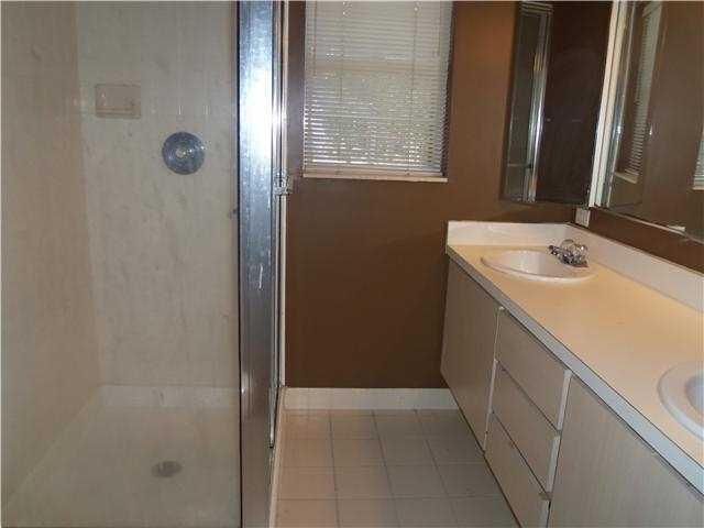 For Rent: $2,450 (2 beds, 2 baths, 1398 Square Feet)