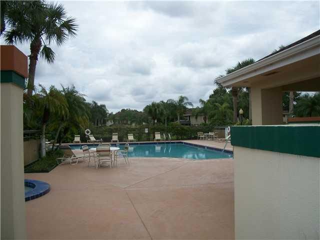 For Rent: $2,450 (2 beds, 2 baths, 1398 Square Feet)