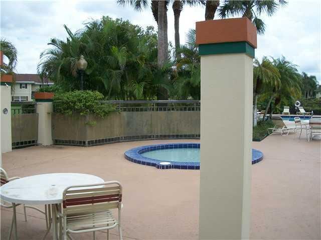 For Rent: $2,450 (2 beds, 2 baths, 1398 Square Feet)