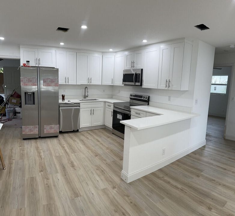 En Venta: $429,900 (3 camas, 2 baños, 978 Pies cuadrados)