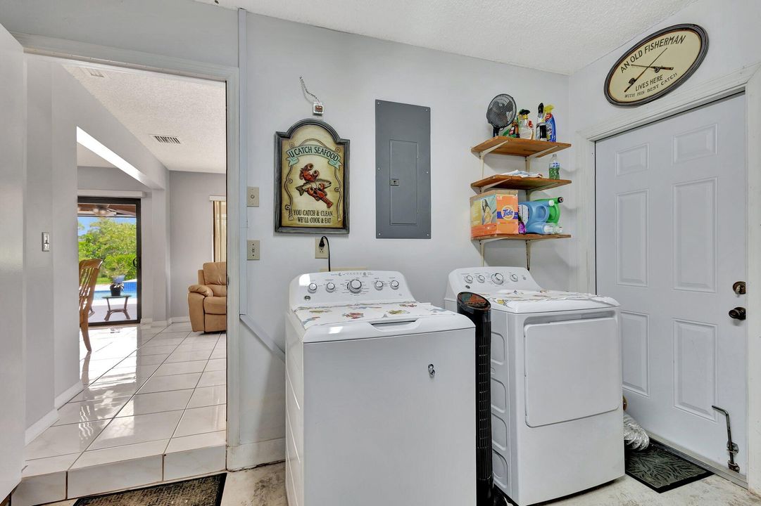 Active With Contract: $4,500 (3 beds, 2 baths, 1502 Square Feet)