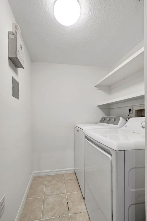 For Rent: $1,800 (1 beds, 1 baths, 793 Square Feet)