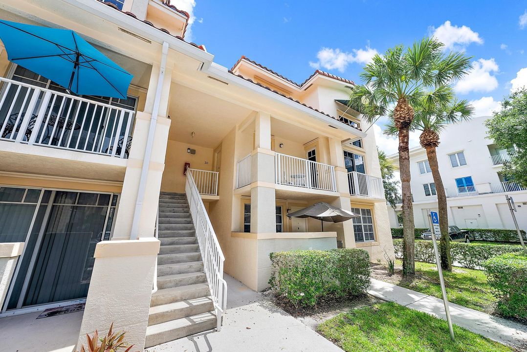 Active With Contract: $3,500 (3 beds, 3 baths, 1454 Square Feet)