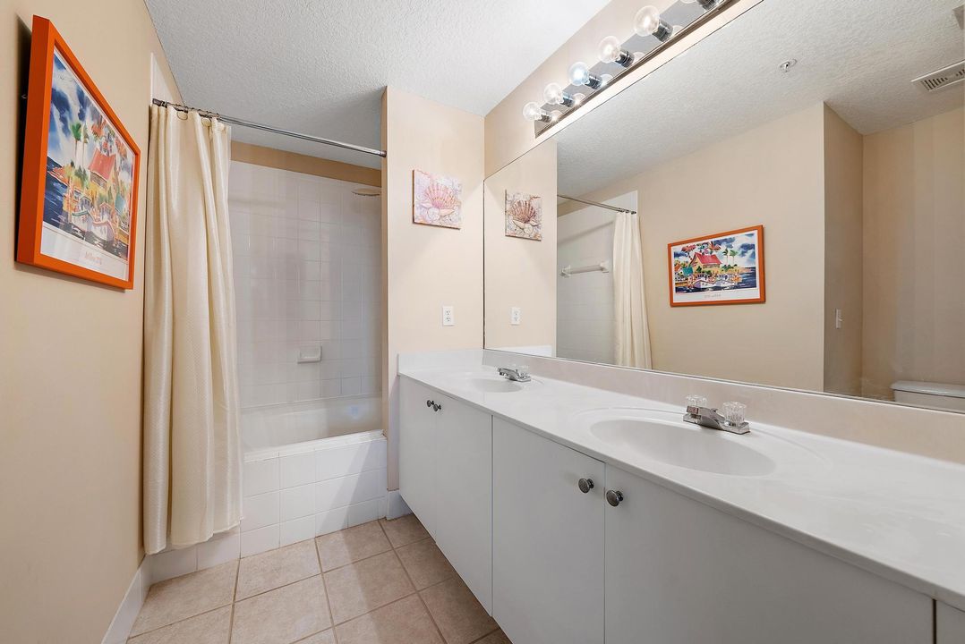 Active With Contract: $3,500 (3 beds, 3 baths, 1454 Square Feet)