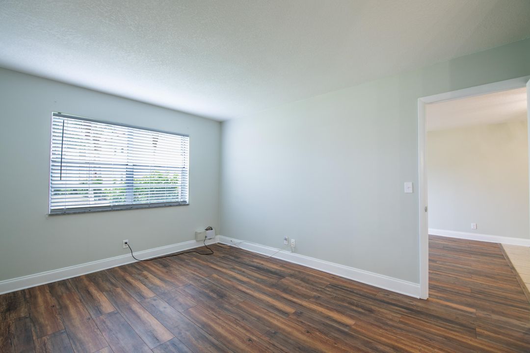 For Sale: $154,000 (1 beds, 1 baths, 704 Square Feet)