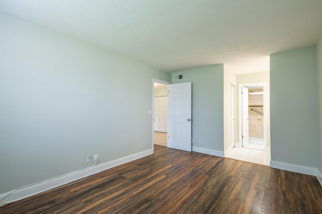 For Sale: $154,000 (1 beds, 1 baths, 704 Square Feet)