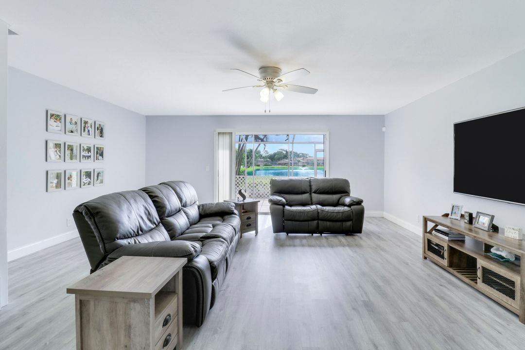 Active With Contract: $389,900 (3 beds, 2 baths, 1620 Square Feet)