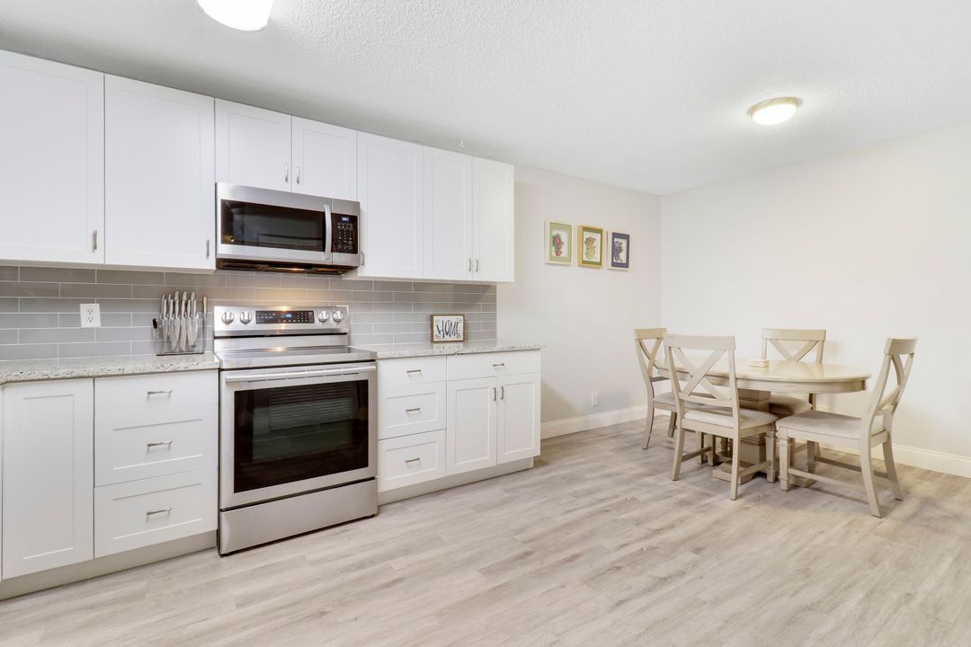 Active With Contract: $389,900 (3 beds, 2 baths, 1620 Square Feet)