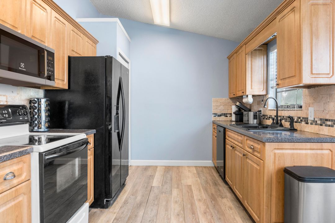 For Sale: $339,000 (3 beds, 2 baths, 1319 Square Feet)