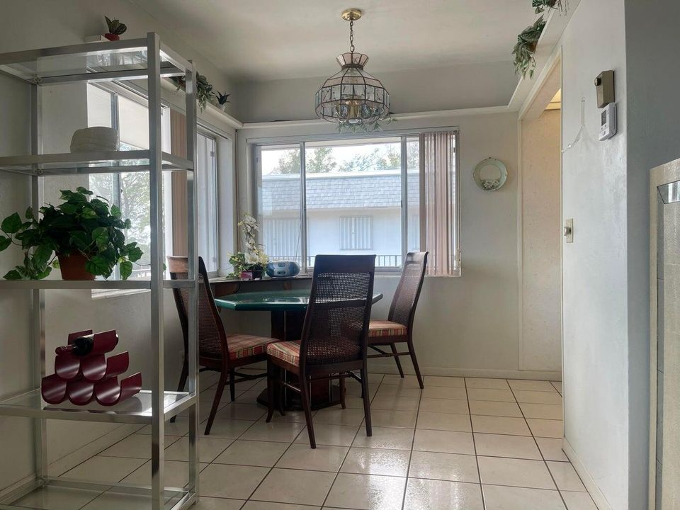 Active With Contract: $1,600 (2 beds, 2 baths, 819 Square Feet)