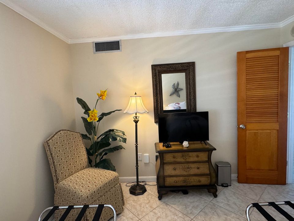 For Rent: $5,000 (2 beds, 2 baths, 1159 Square Feet)