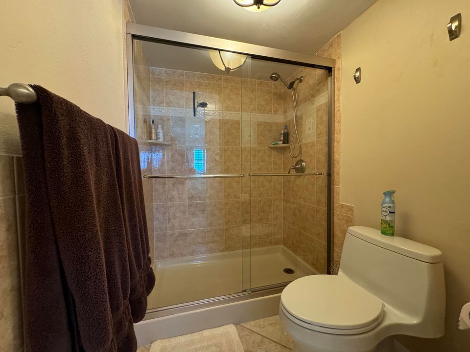 For Rent: $5,000 (2 beds, 2 baths, 1159 Square Feet)