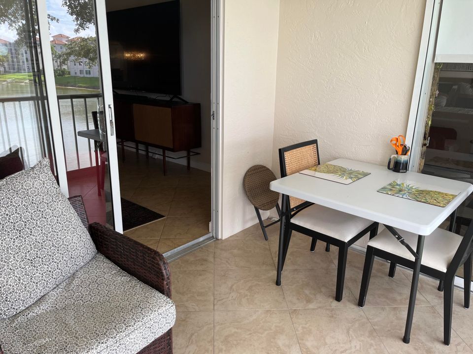 Active With Contract: $5,000 (2 beds, 2 baths, 1392 Square Feet)