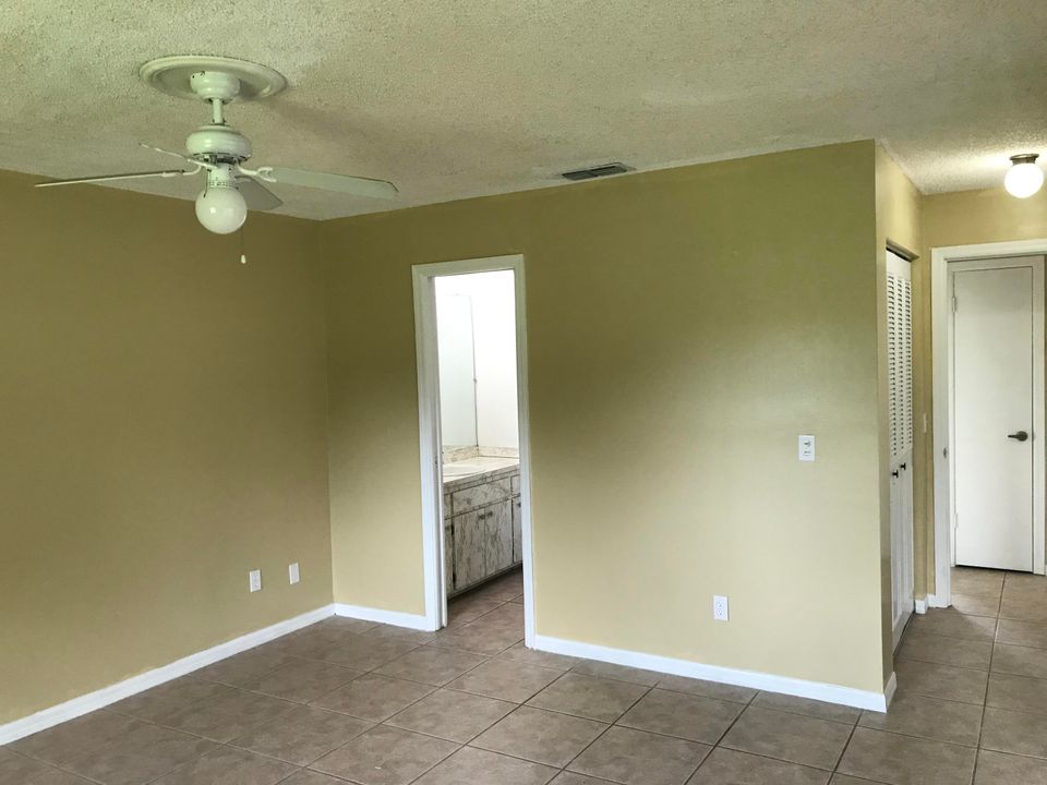 For Rent: $2,100 (2 beds, 2 baths, 1292 Square Feet)