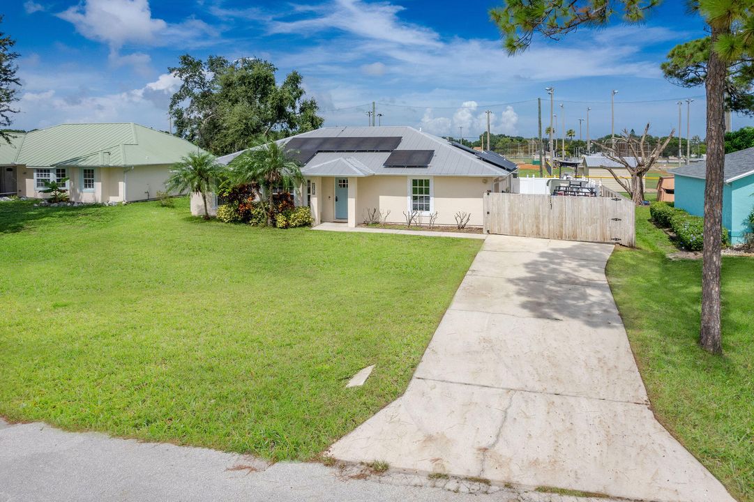 For Sale: $420,000 (3 beds, 2 baths, 1492 Square Feet)