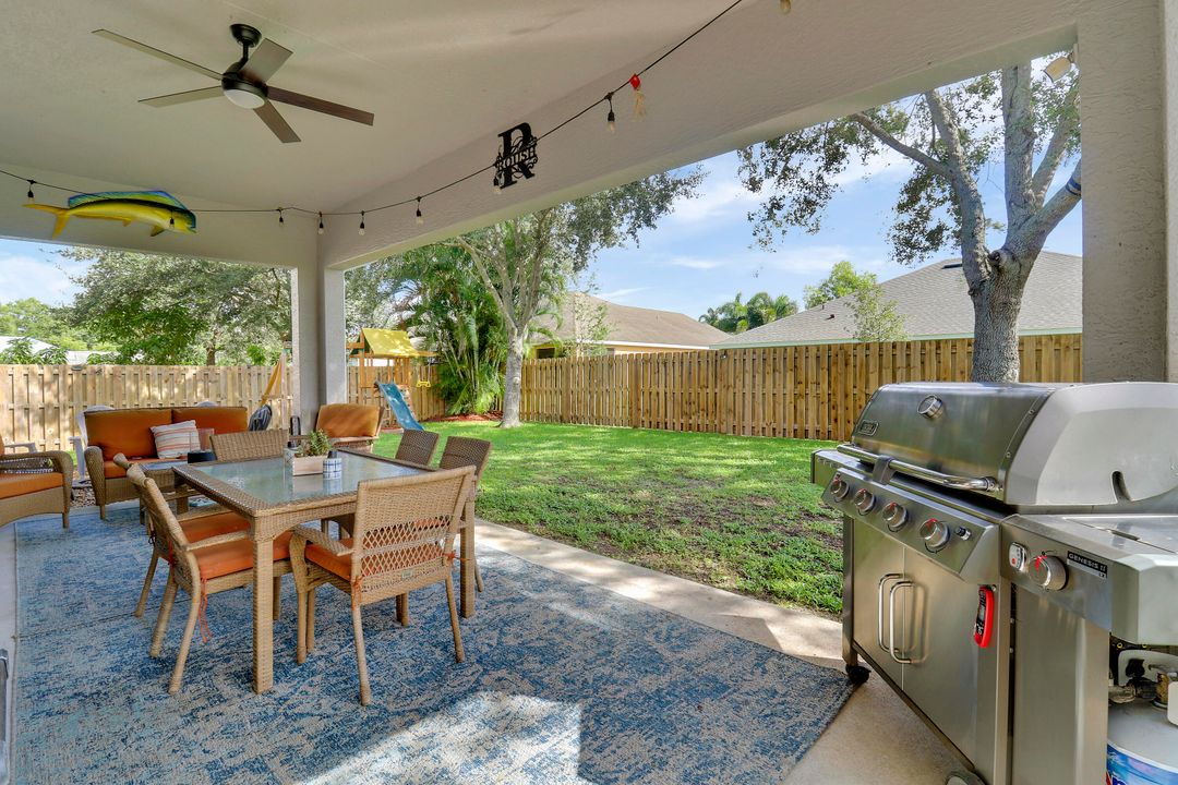 Active With Contract: $459,900 (4 beds, 2 baths, 2169 Square Feet)