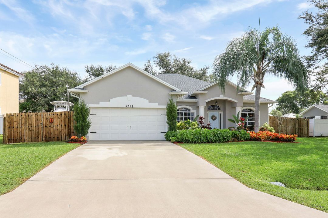 Active With Contract: $459,900 (4 beds, 2 baths, 2169 Square Feet)