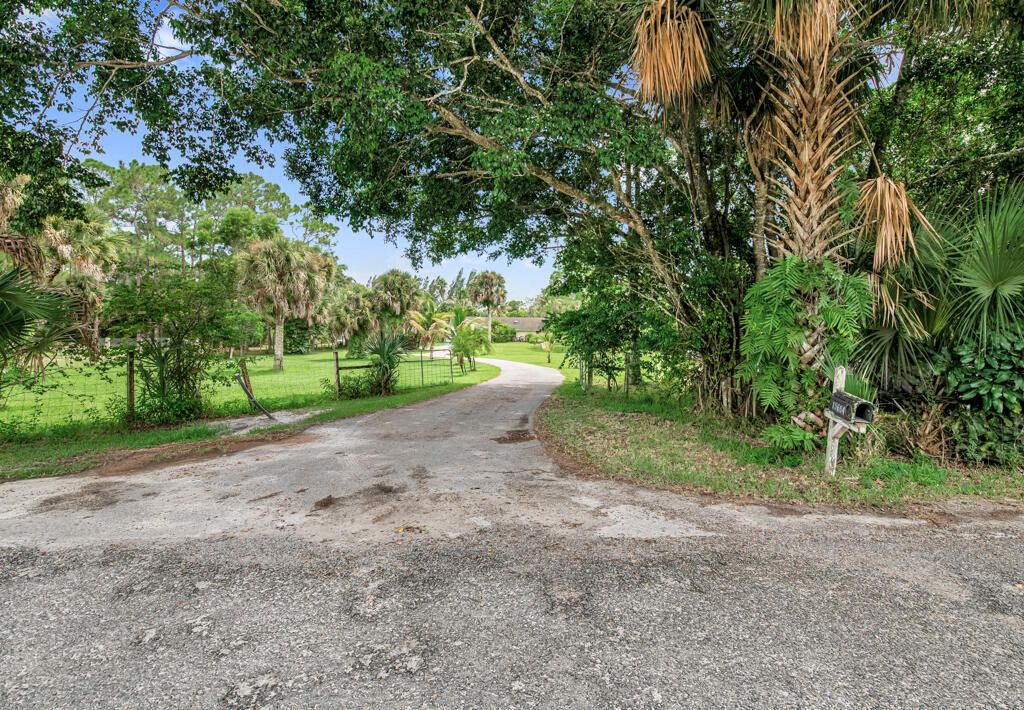 For Sale: $1,150,000 (3 beds, 2 baths, 2786 Square Feet)