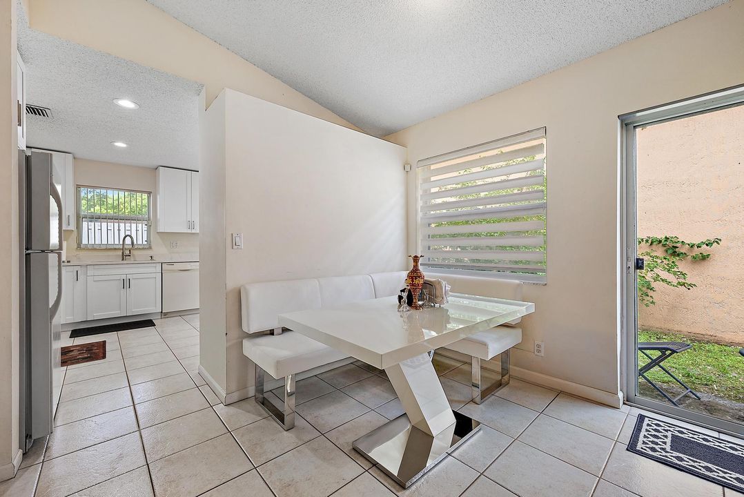 For Rent: $2,850 (3 beds, 2 baths, 1398 Square Feet)