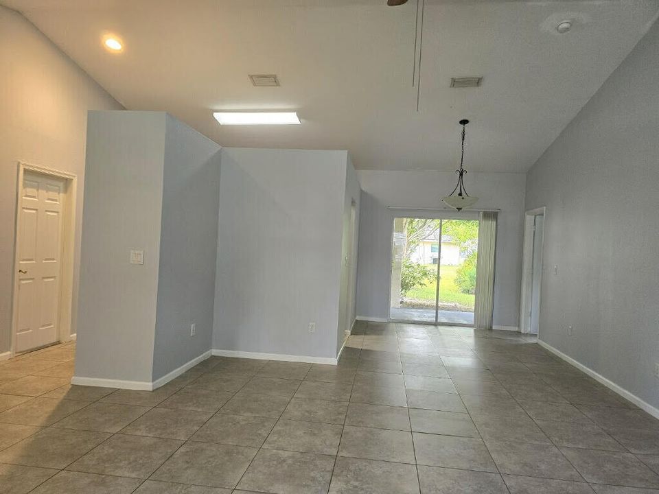 For Rent: $2,500 (3 beds, 2 baths, 2000 Square Feet)