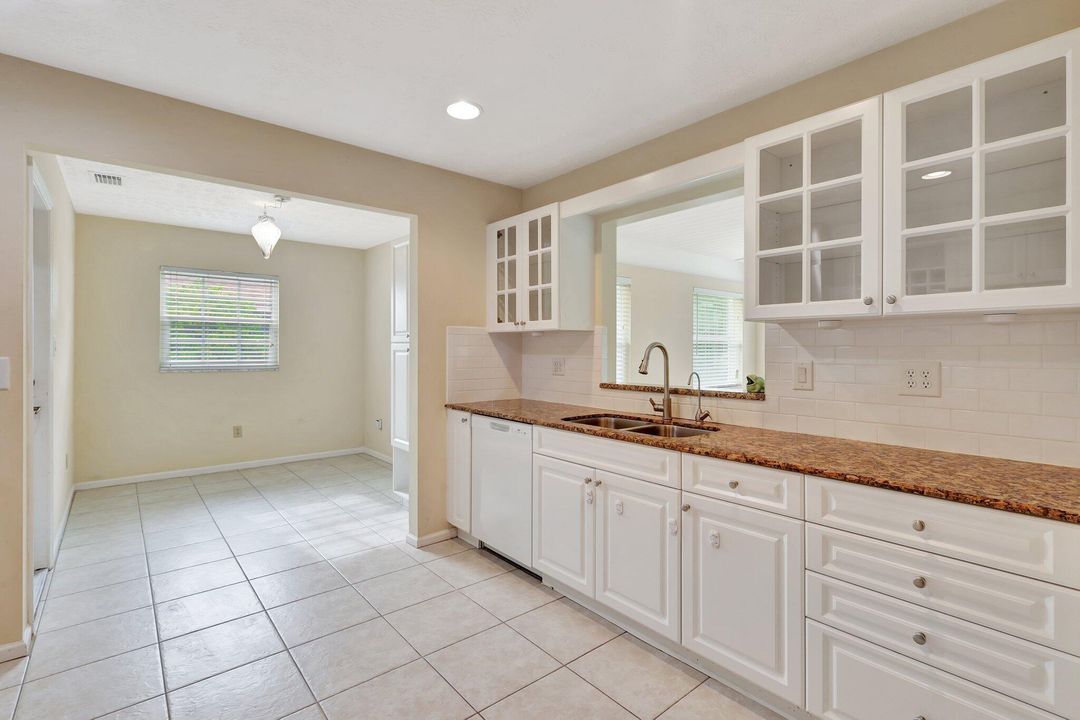 For Sale: $369,900 (3 beds, 2 baths, 1591 Square Feet)