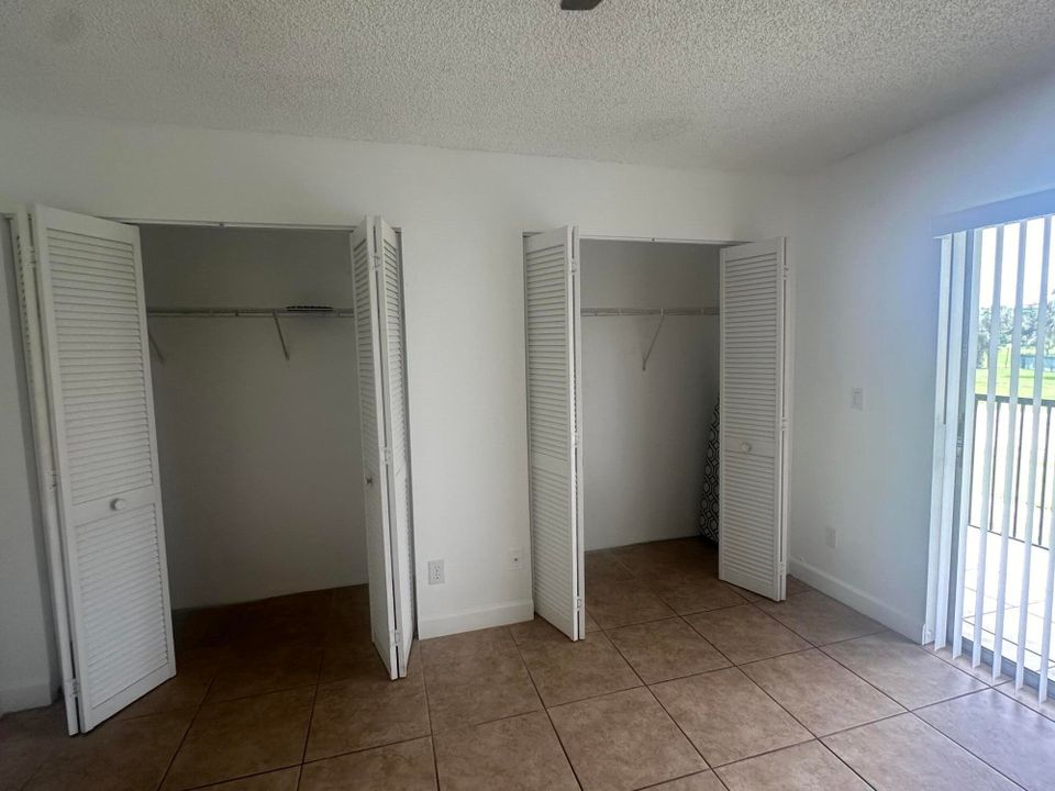 For Rent: $1,725 (1 beds, 1 baths, 704 Square Feet)