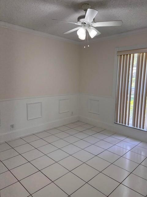 For Rent: $3,900 (4 beds, 2 baths, 2092 Square Feet)