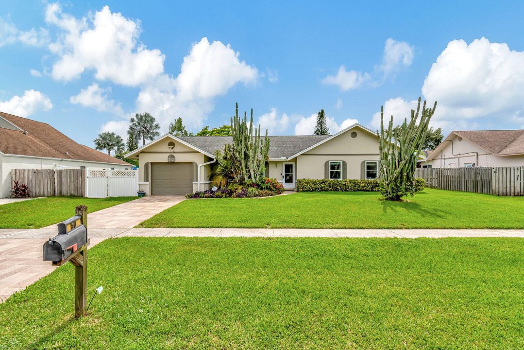 Active With Contract: $525,000 (3 beds, 2 baths, 1430 Square Feet)