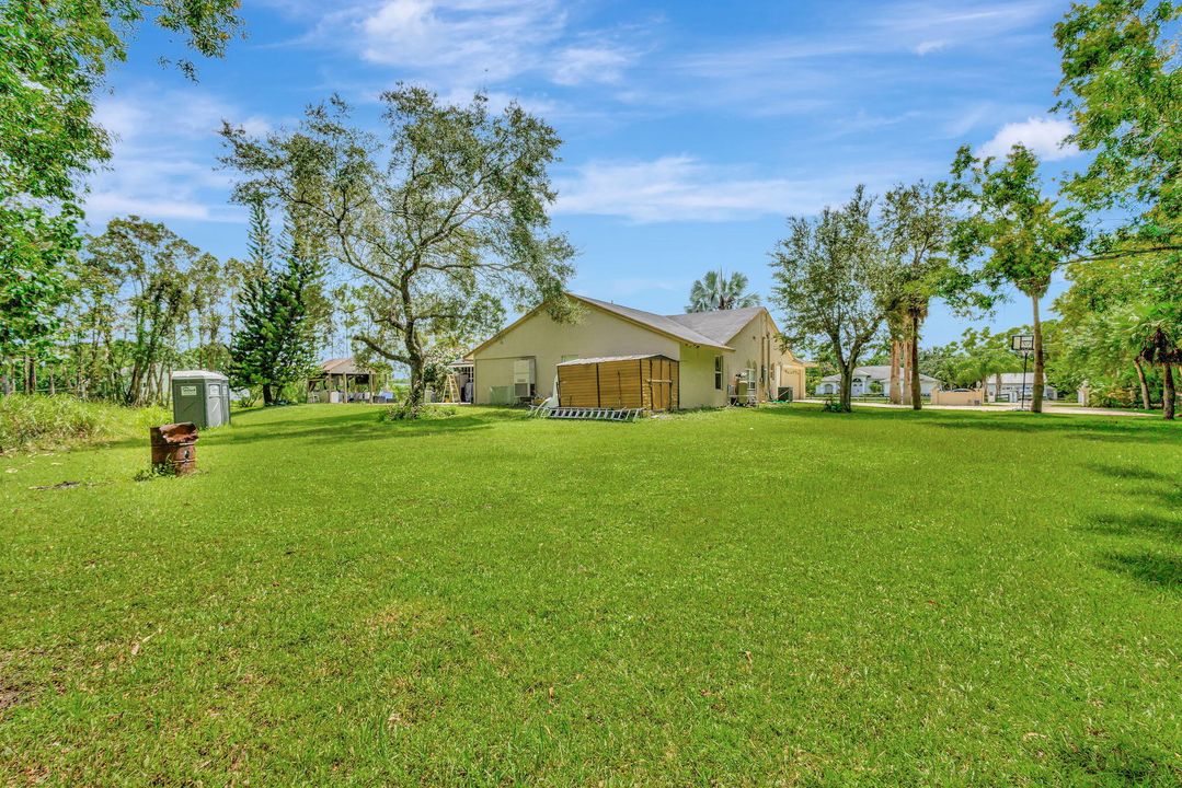 For Sale: $725,000 (4 beds, 2 baths, 2702 Square Feet)