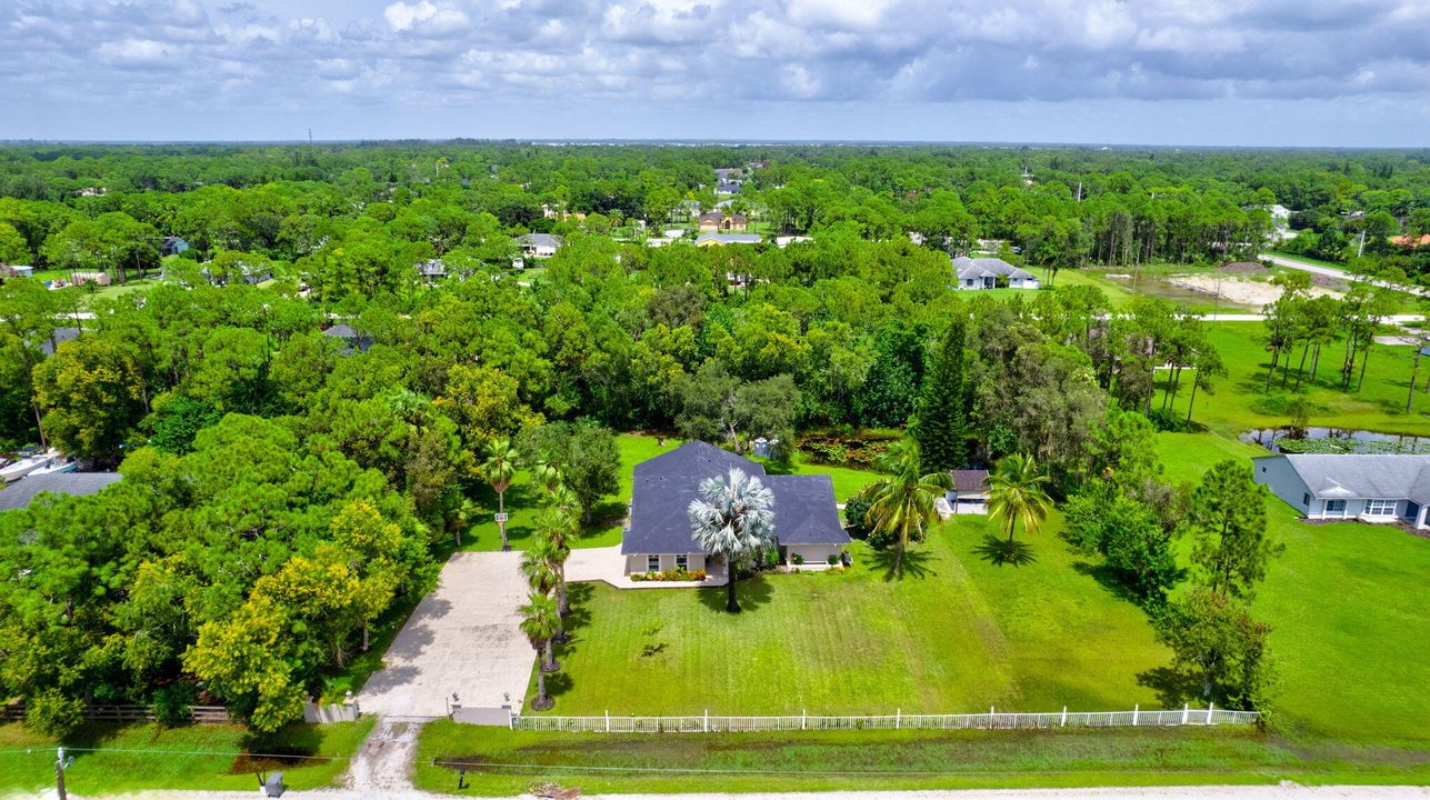 For Sale: $725,000 (4 beds, 2 baths, 2702 Square Feet)