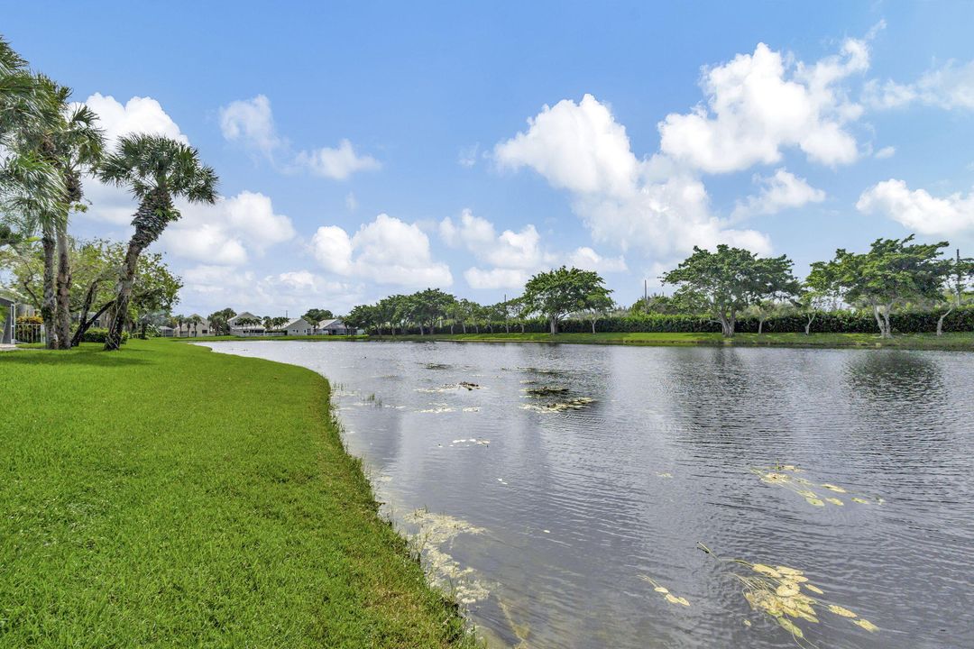 For Sale: $599,000 (3 beds, 2 baths, 2093 Square Feet)