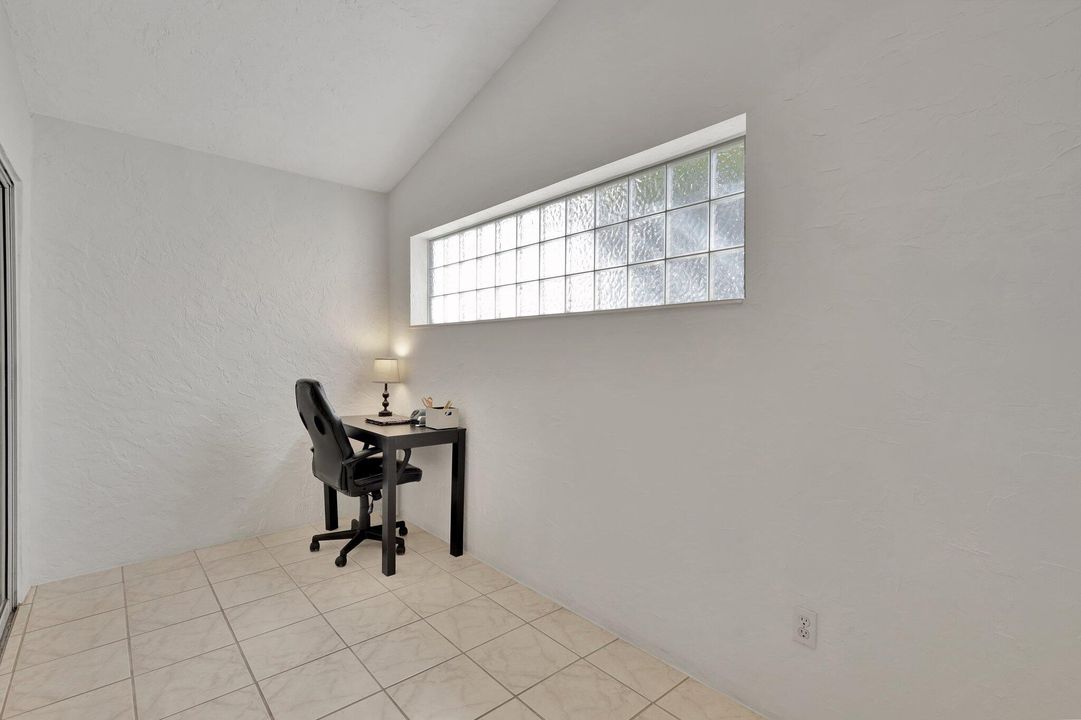 For Sale: $405,000 (2 beds, 2 baths, 1612 Square Feet)