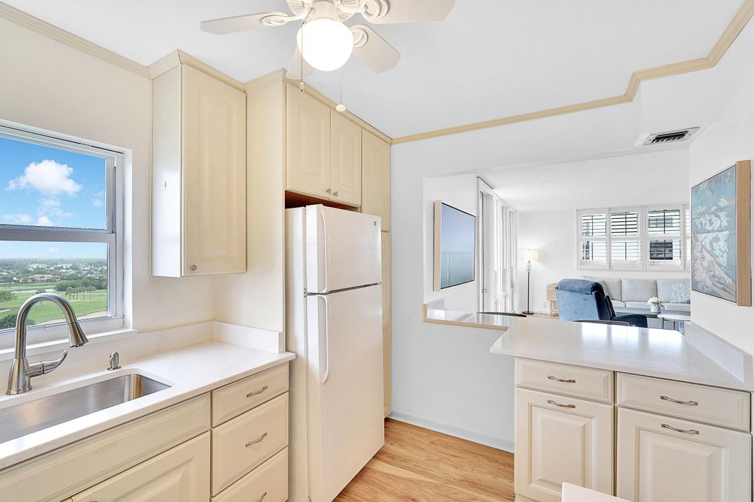 For Sale: $460,000 (2 beds, 2 baths, 1410 Square Feet)