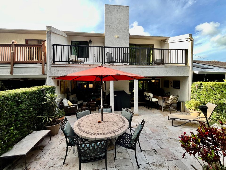 Active With Contract: $569,900 (3 beds, 2 baths, 2099 Square Feet)