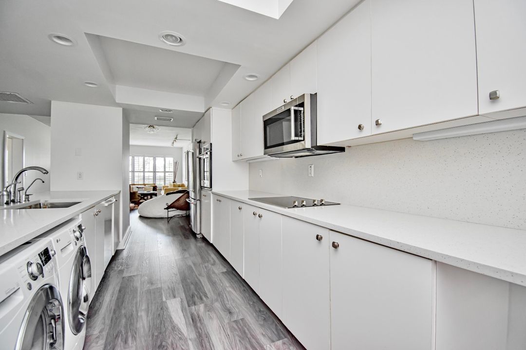 For Sale: $349,000 (2 beds, 2 baths, 1449 Square Feet)