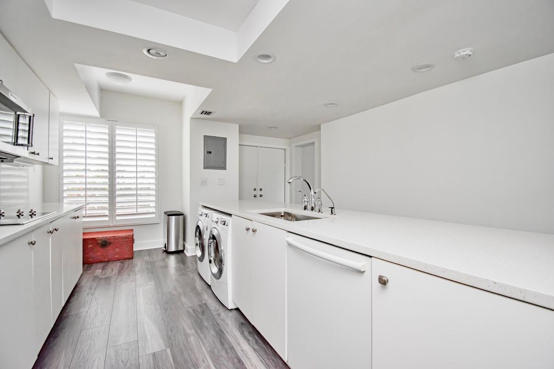 For Sale: $349,000 (2 beds, 2 baths, 1449 Square Feet)